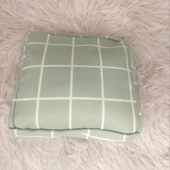 🚗 Car Kit! 💓 Mint Plaid Bag filled with On The Go Essentials! ✨ - Picture 2 of 6